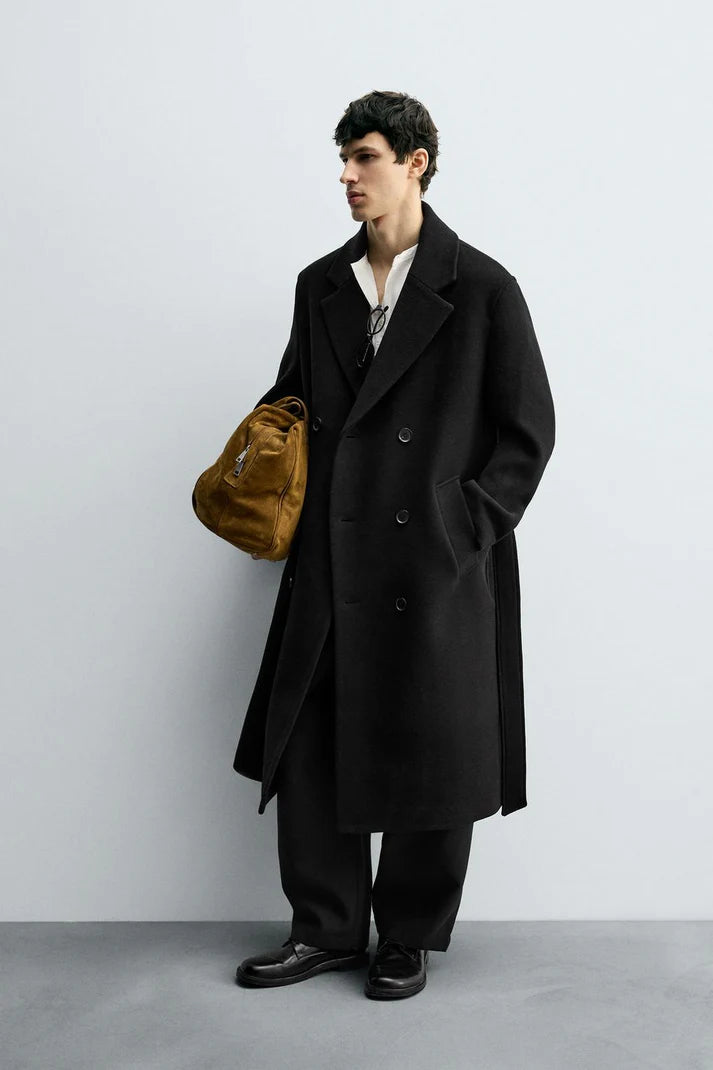 BLACK OVERCOAT