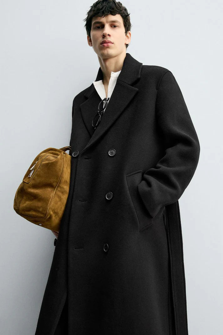 BLACK OVERCOAT