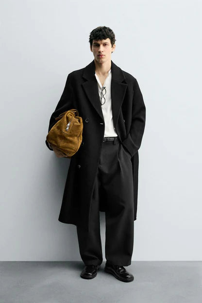 BLACK OVERCOAT